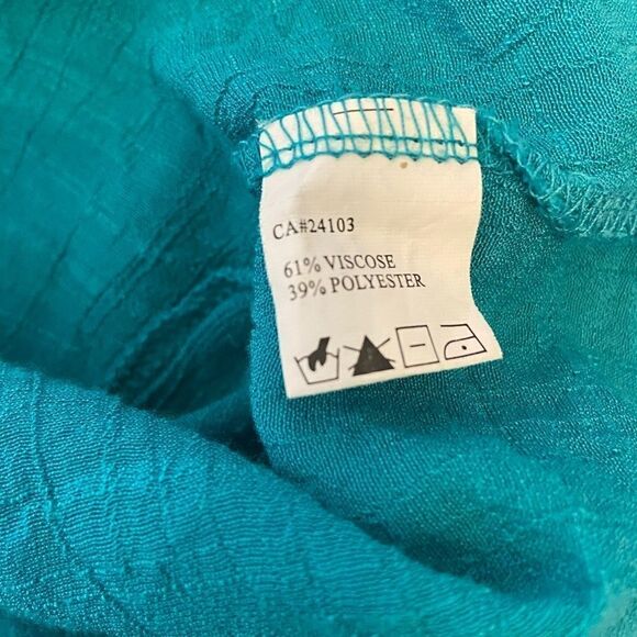 RED CORAL Teal Lace Top Lightweight SleevelessTank - Picture 3 of 7